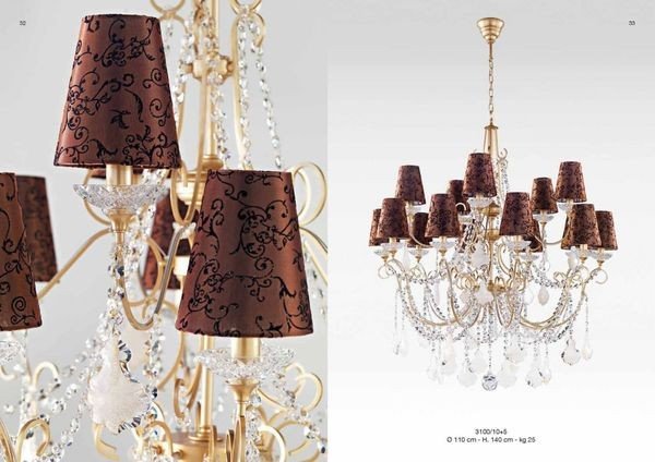 Italian chandelier with a blend of traditional and modern elements